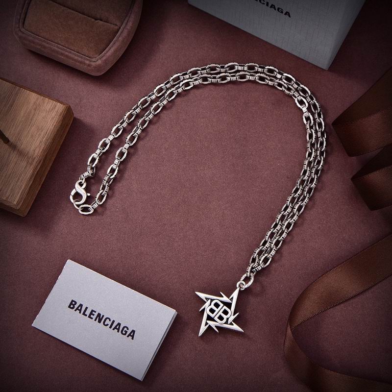 Balenciaga necklace 12lyr04